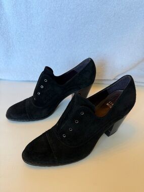 Stuart Weitzman Black Suede Low Block Heel Oxford Pumps